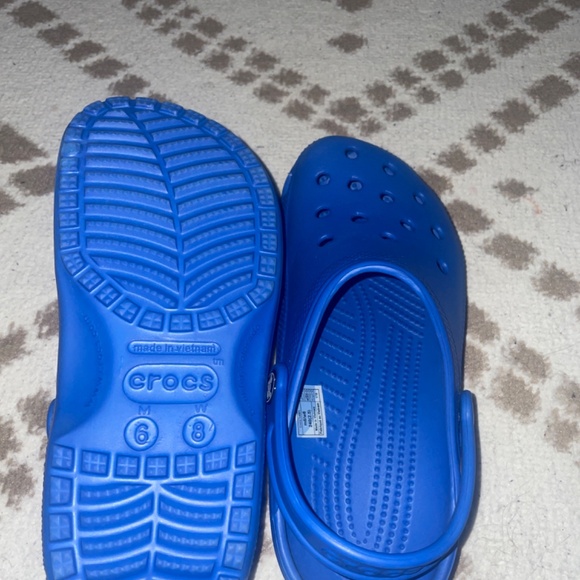 COPY - Crocs - Picture 2 of 2